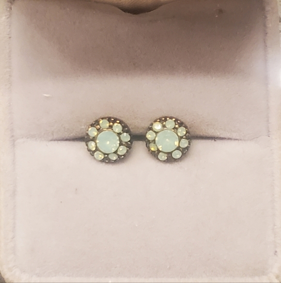 Pair of Austrian Crystal White Opal Daisy Flower Stud Earrings Vintage Milky - Picture 4 of 4